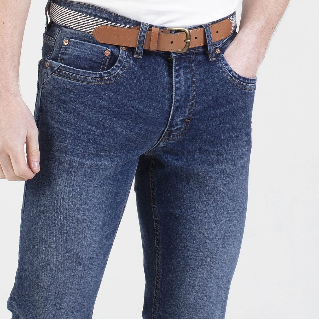 Mish Mash – 1984 Alento Mid Wash Tapered Jeans | Eddie Franks Rye